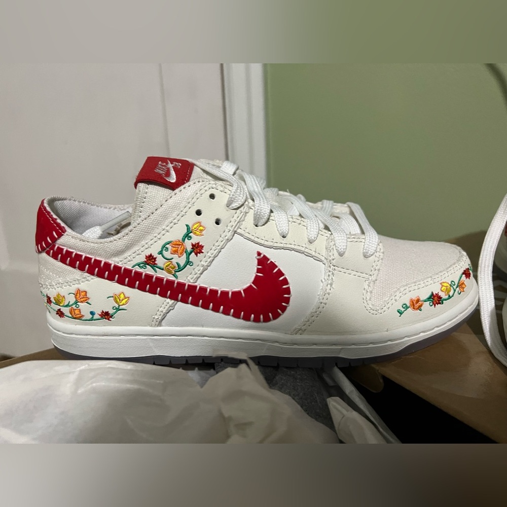 MENS SIZE: 8.5 US & WOMENS SIZE: 10 US (N7 limited drop)